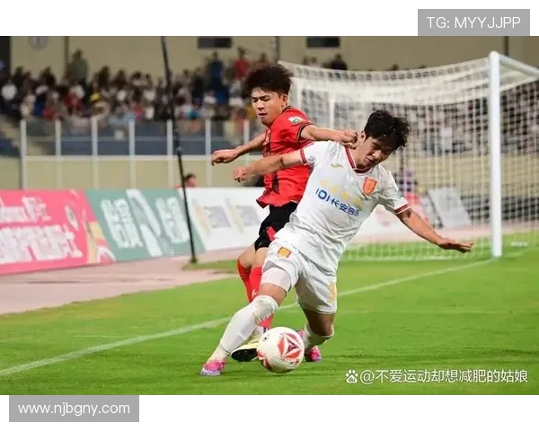 铜梁龙外援精彩头球破门助力球队打破僵局张外龙场边赞赏不断