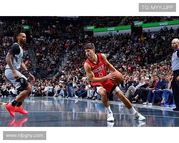 谢泼德虽身高不足1米9却展现惊人跳投能力KD身边空位三分机会频频出现